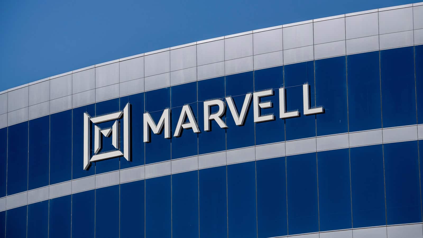Marvell Stock Hits 52-Week High at $209 as AI Chip Demand Accelerates
